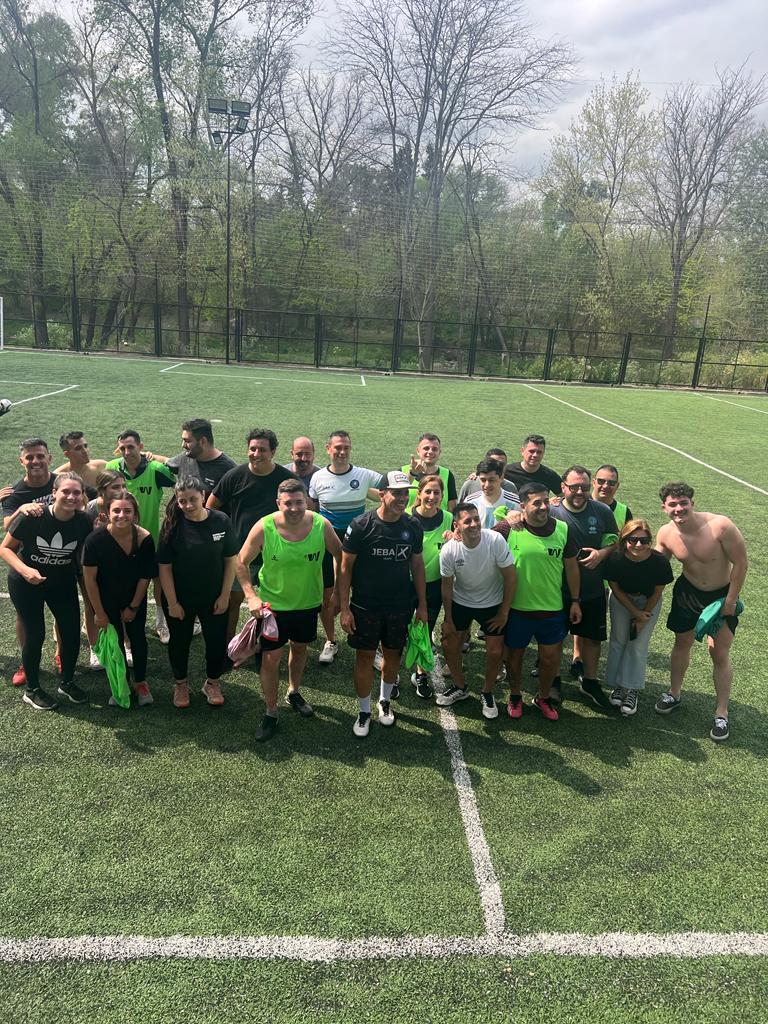 Viernes diferente! cerramos la semana con Asado y deportes.